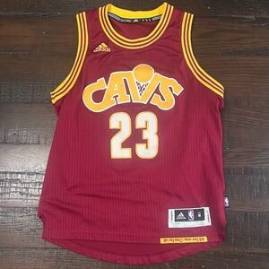 Adidas NBA Cleveland Cavs #23 LeBron James Swingman Jersey Youth Sz Medium